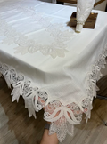 Ensemble de Table Premium Tulipe – Nappe, Runner, 12 Serviettes & 12 Ronds de Serviette Perles | Maison Royale Collection