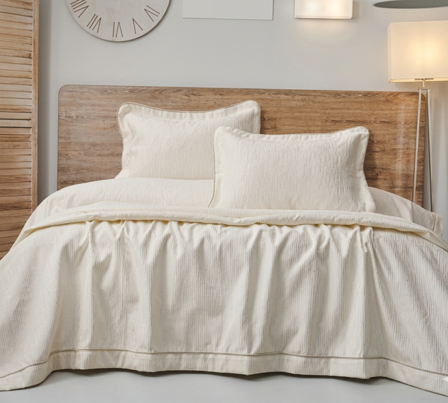 Couvre-lit 3 Pièces – Design Rayé Crème | Maison Royale Collection