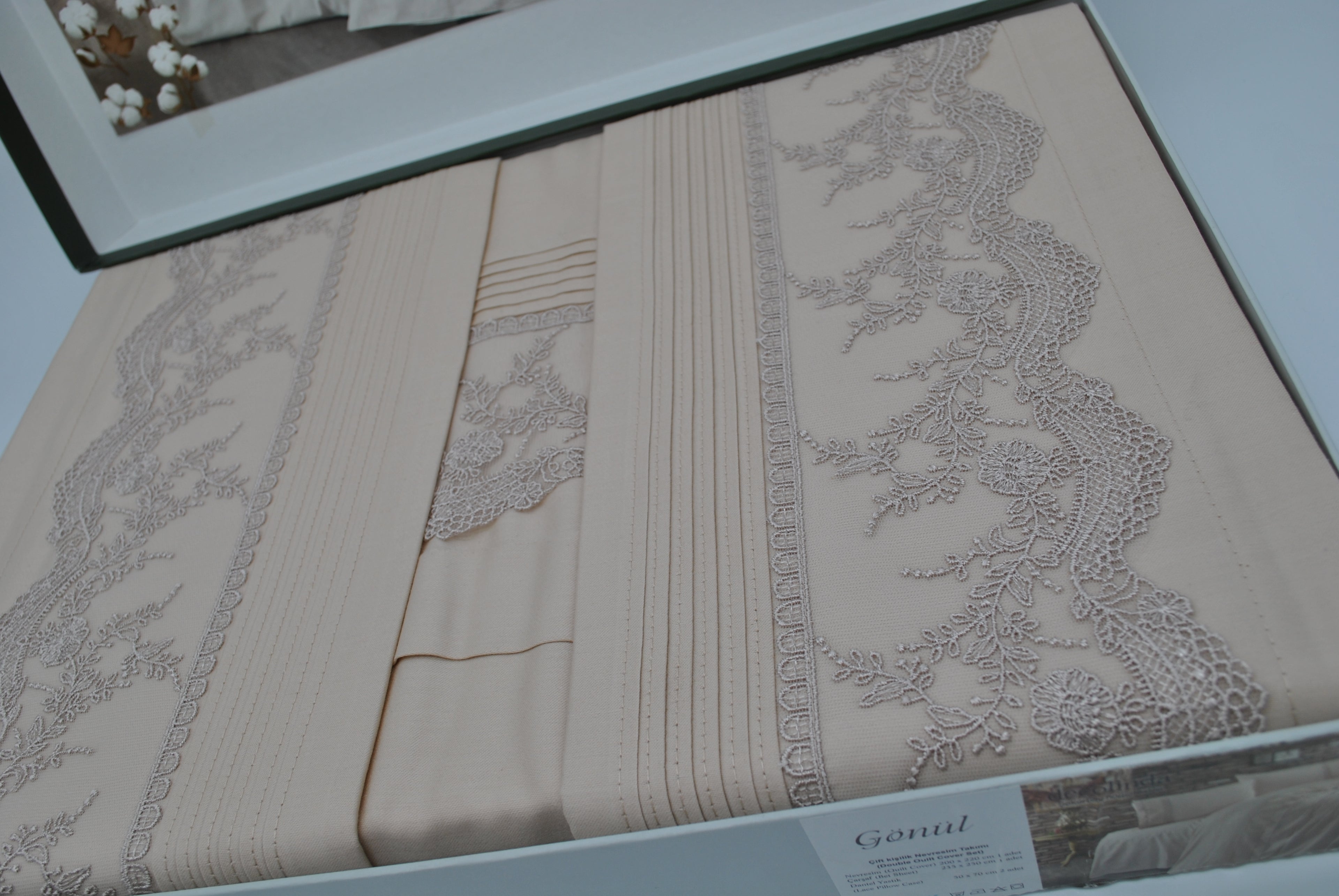 Parure de Lit Élégance Dentelle – 100% Coton – Taies d’Oreiller Dentelle | Maison Royale Collection