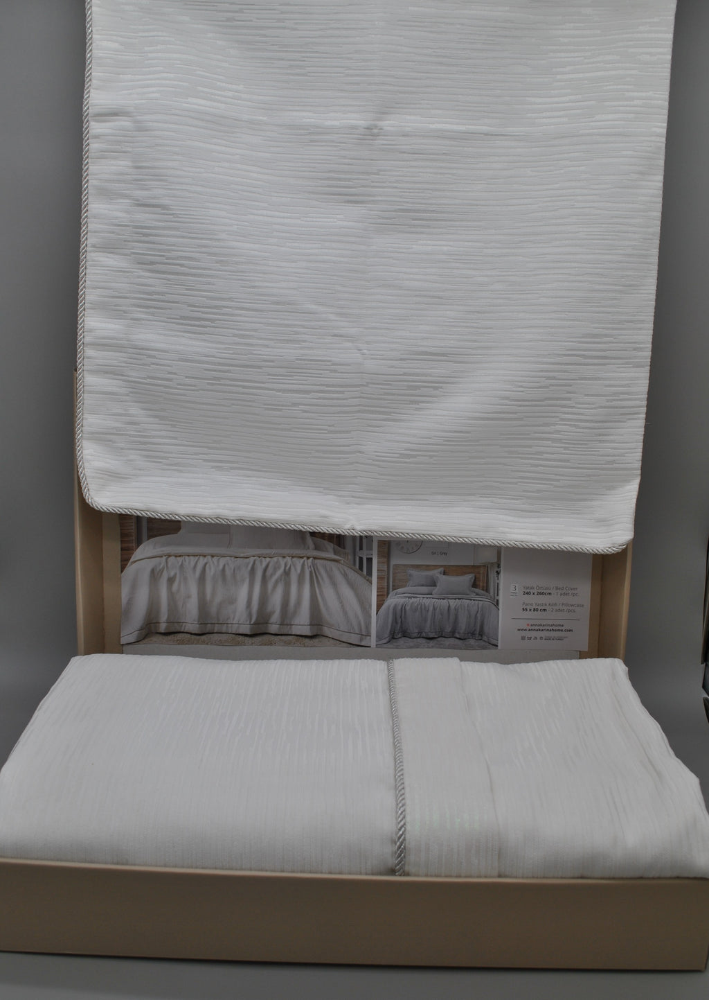 Couvre-lit 3 Pièces – Design Rayé Crème | Maison Royale Collection