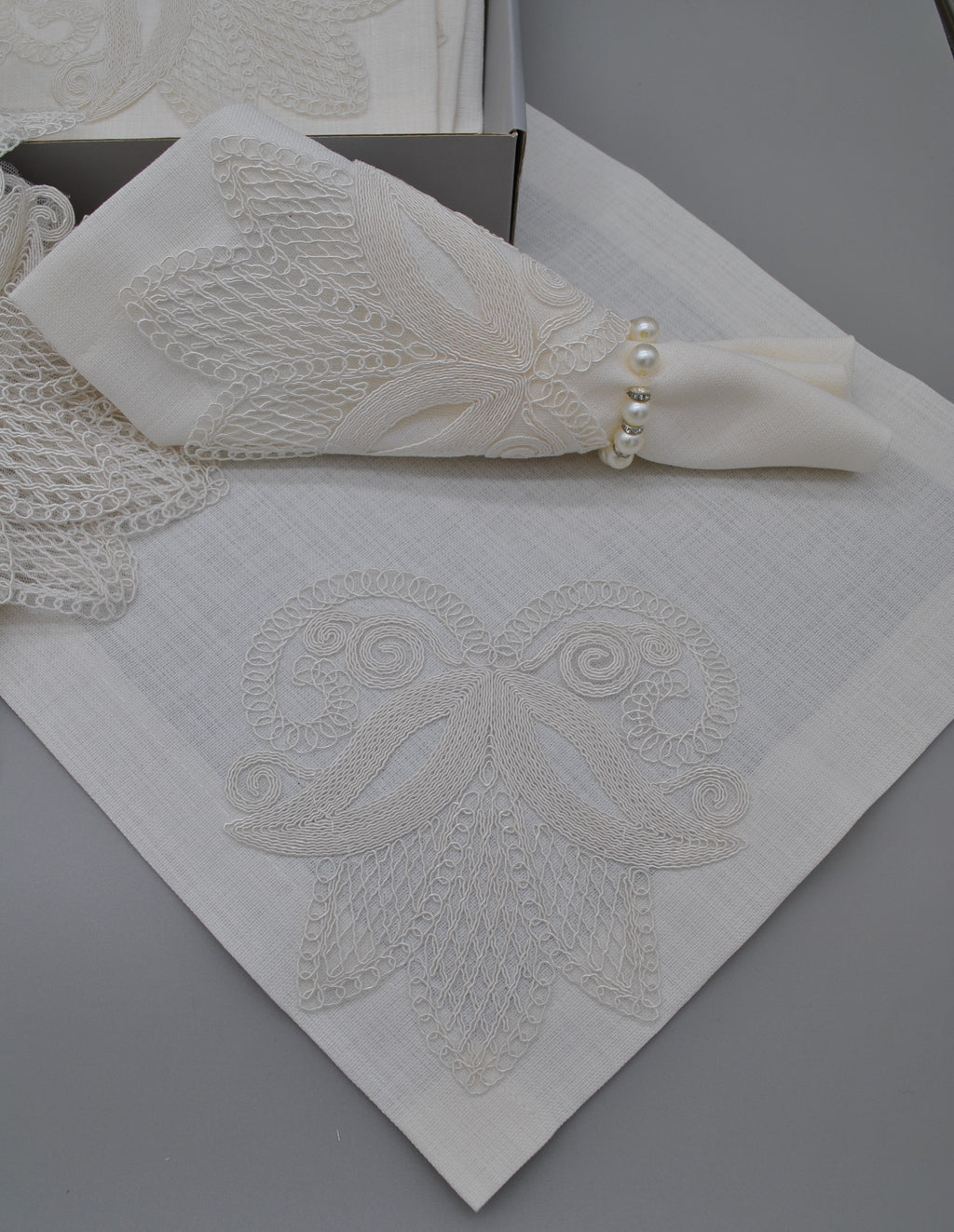Ensemble de Table Premium Tulipe – Nappe, Runner, 12 Serviettes & 12 Ronds de Serviette Perles | Maison Royale Collection