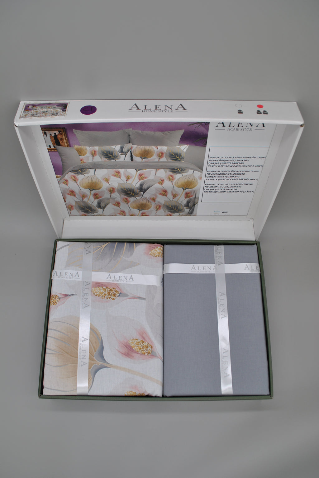 Çift Kişilik King Boy %100 Pamuklu 60 Tel Nevresim Takımı – 240×260 cm Nevresim + 240×260 cm Çarşaf + 2 Adet 50×70 cm Yastık Kılıfı – Kurdeleli Şık Hediye Kutusu