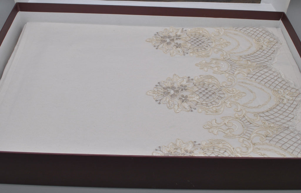 arure de Mariage Royale 7 Pièces Brodée & Perlée – 100% Coton – Élégance Raffinée | Maison Royale Collection